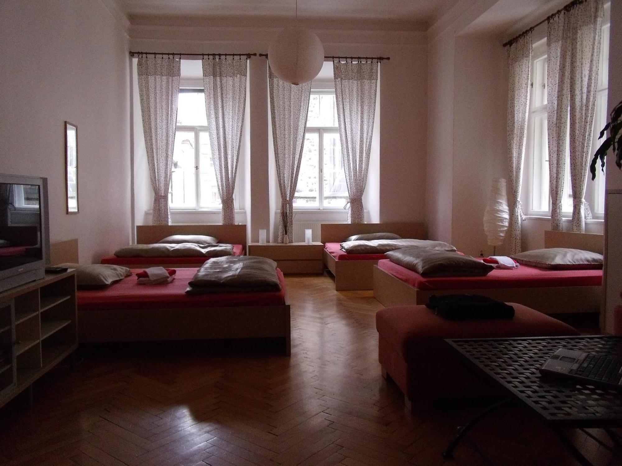 Apartments Tynska 7 Прага Екстер'єр фото