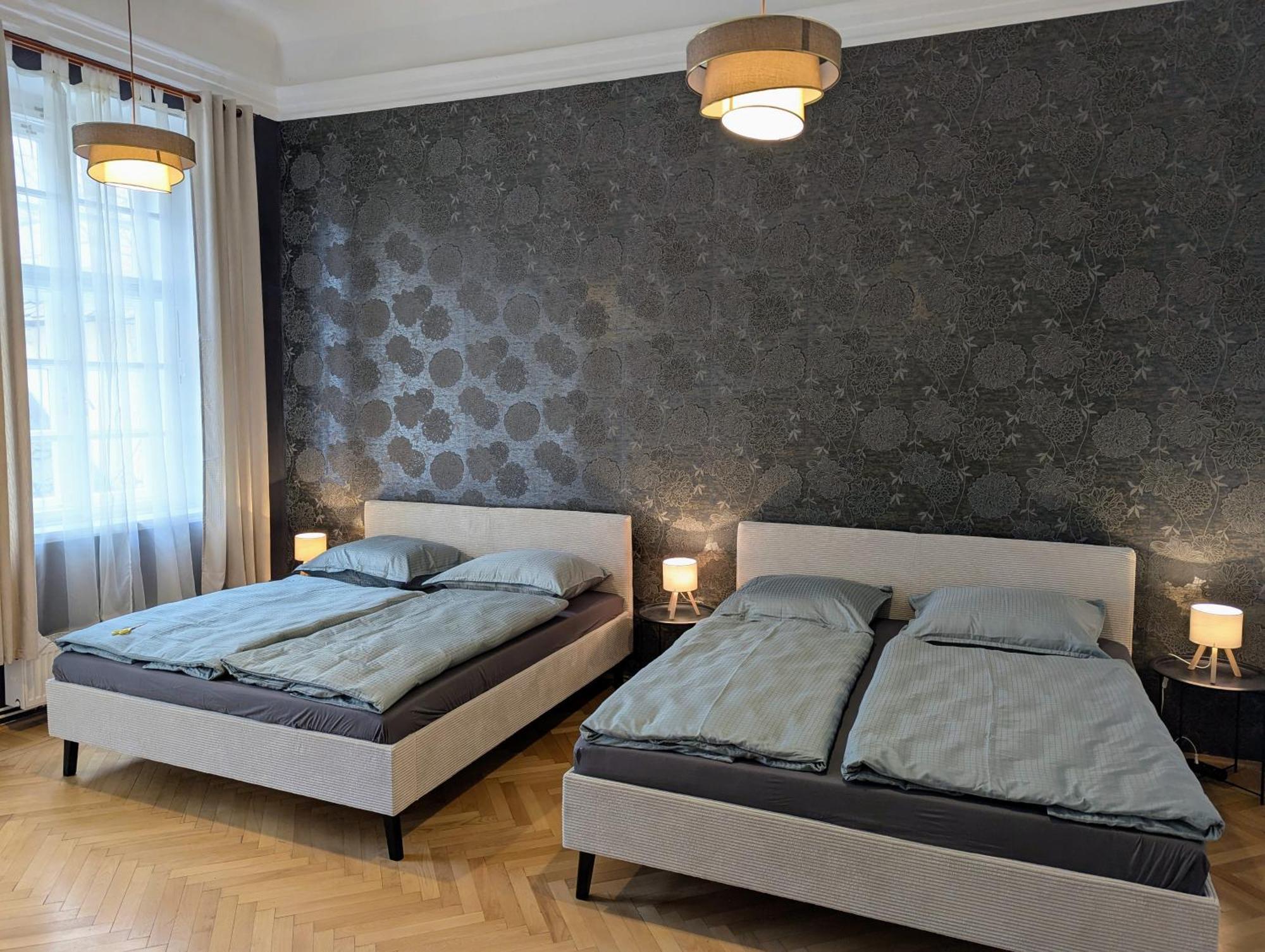 Apartments Tynska 7 Прага Екстер'єр фото