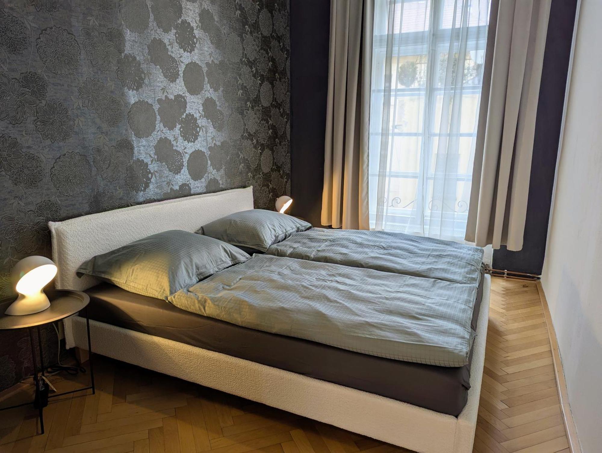 Apartments Tynska 7 Прага Екстер'єр фото