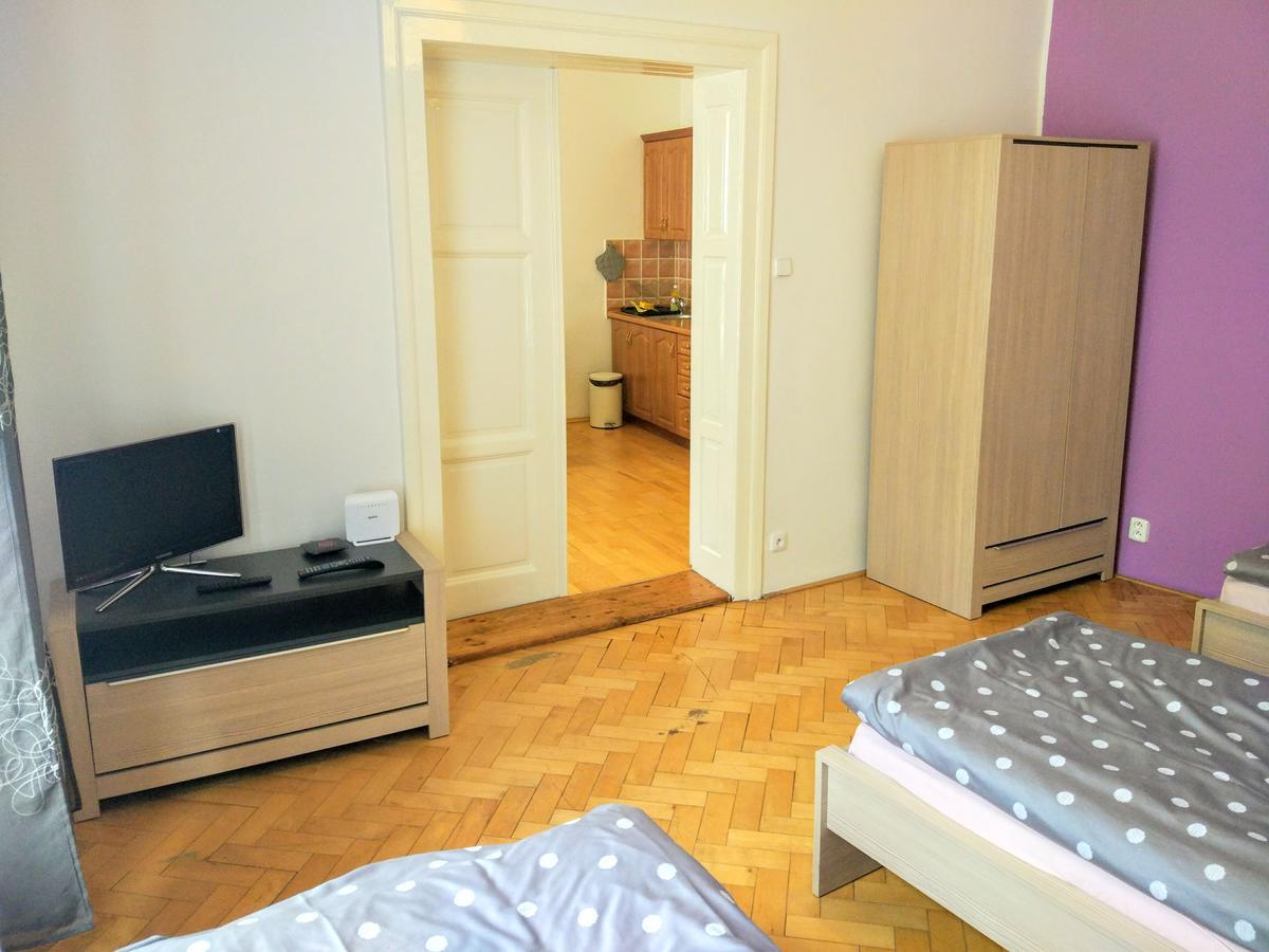 Apartments Tynska 7 Прага Екстер'єр фото