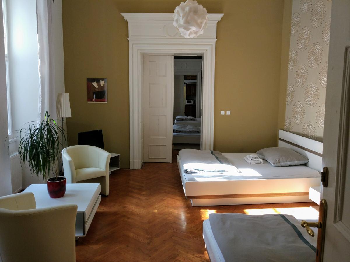 Apartments Tynska 7 Прага Екстер'єр фото