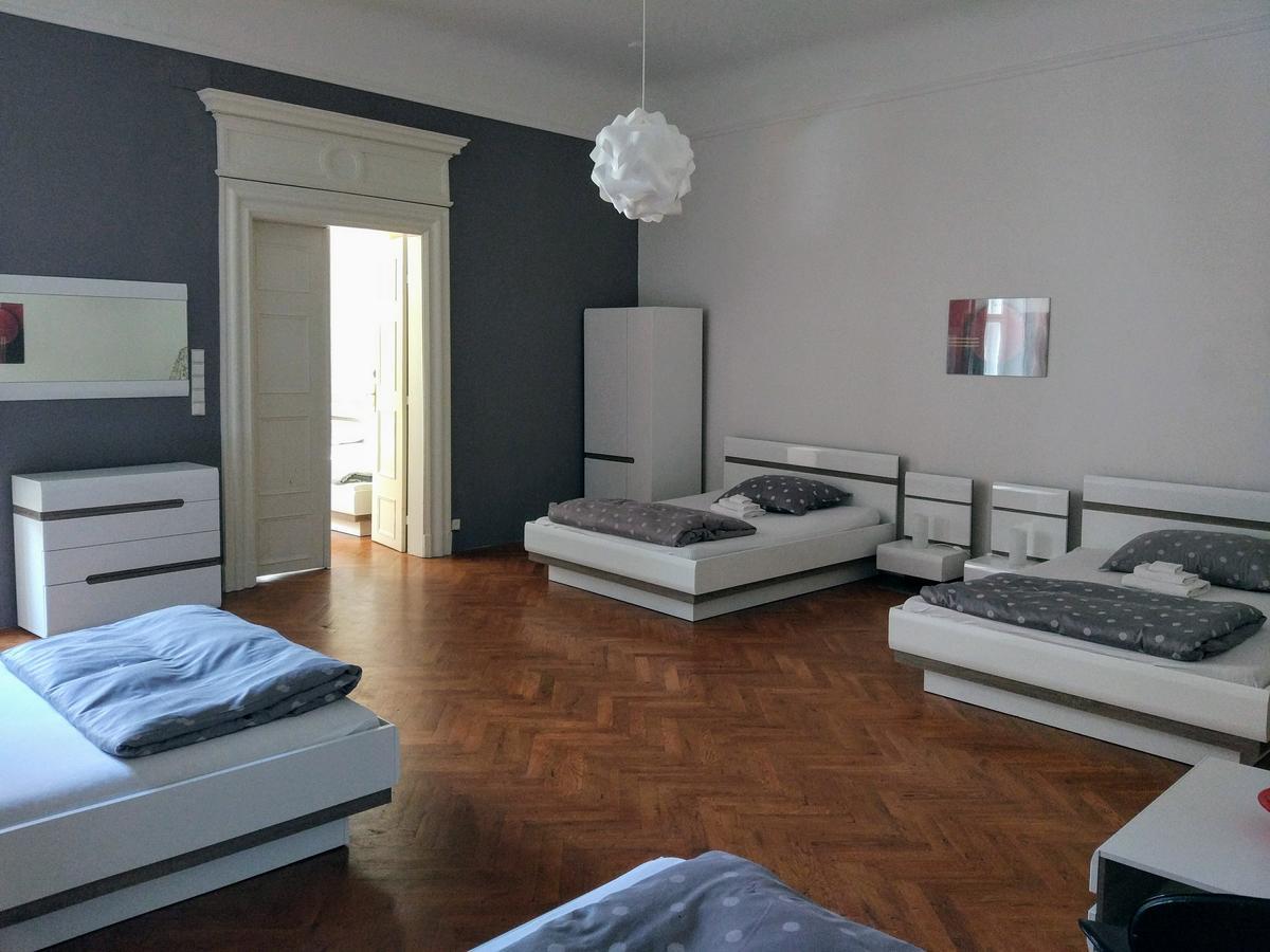 Apartments Tynska 7 Прага Екстер'єр фото