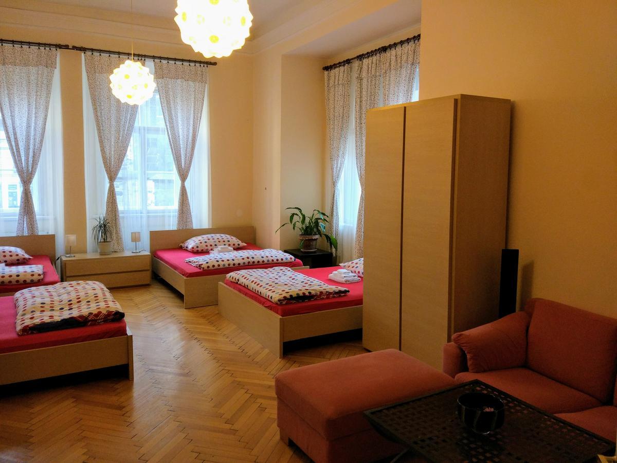 Apartments Tynska 7 Прага Екстер'єр фото