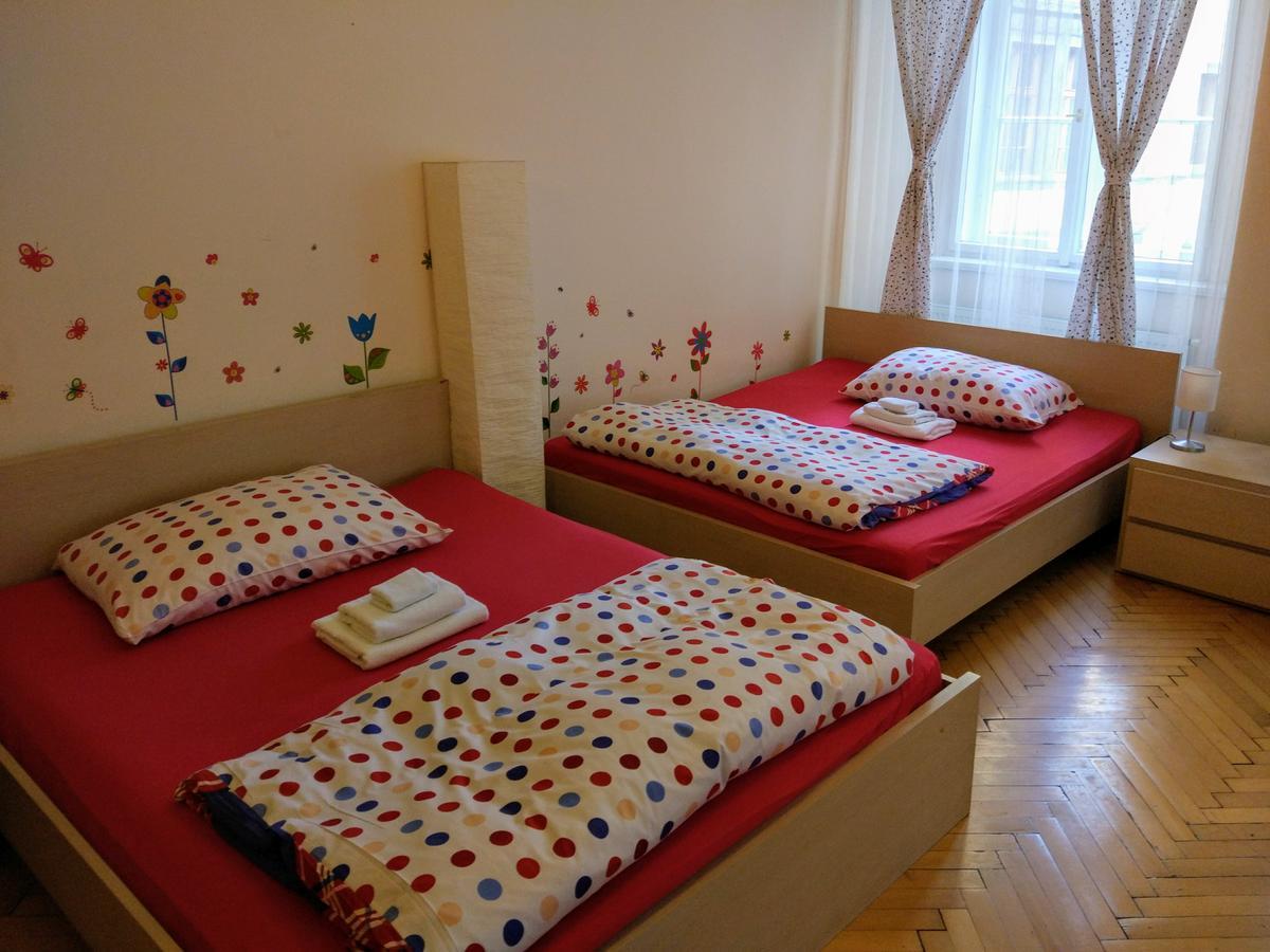 Apartments Tynska 7 Прага Екстер'єр фото