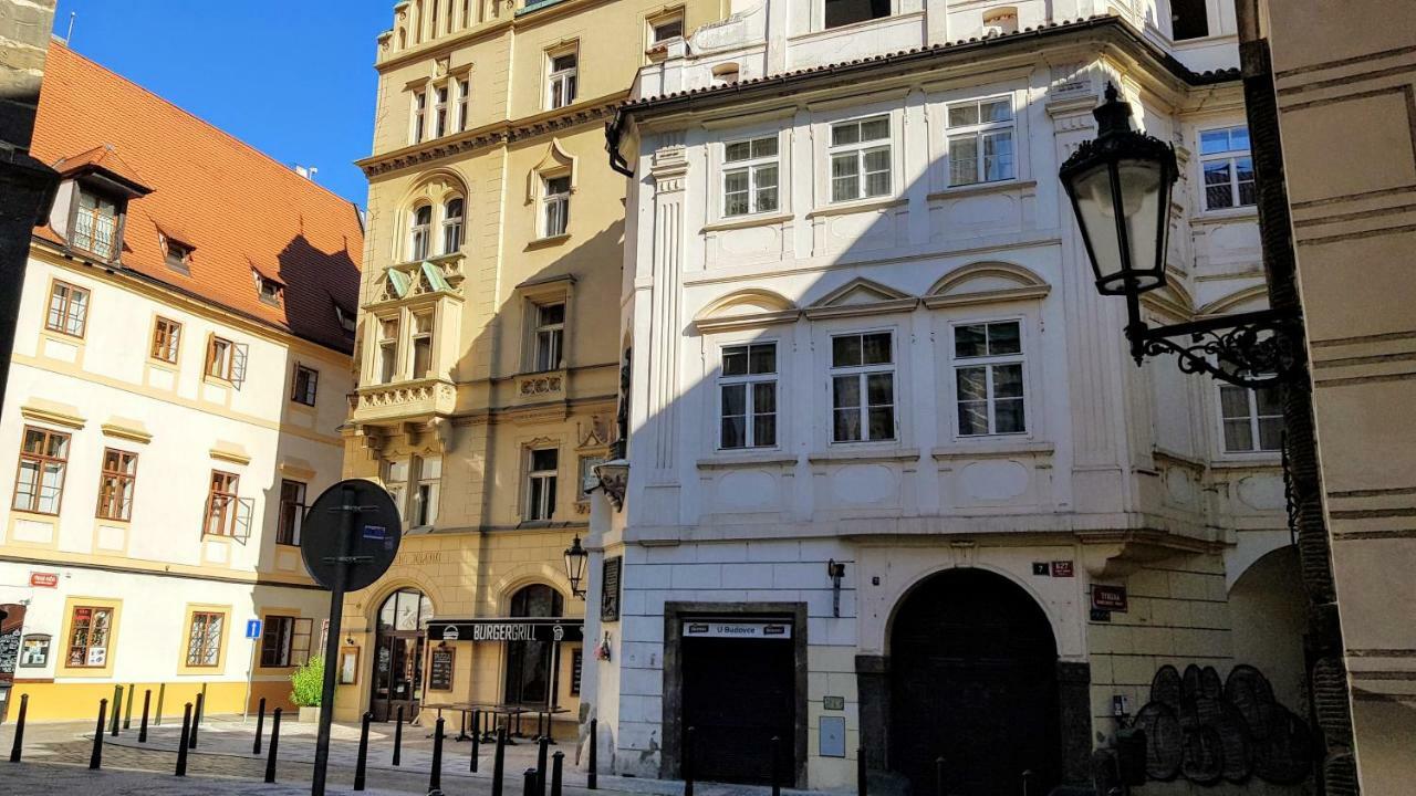 Apartments Tynska 7 Прага Екстер'єр фото